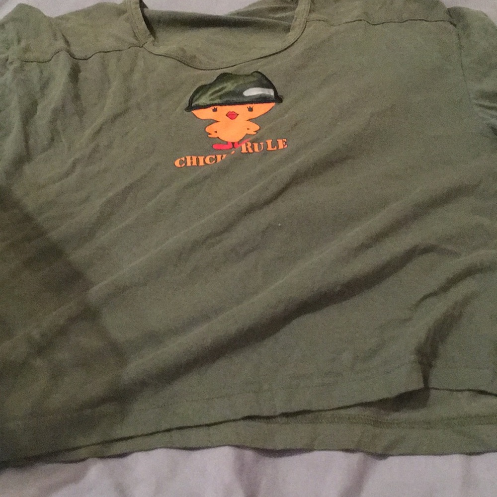 Army green crop top tee